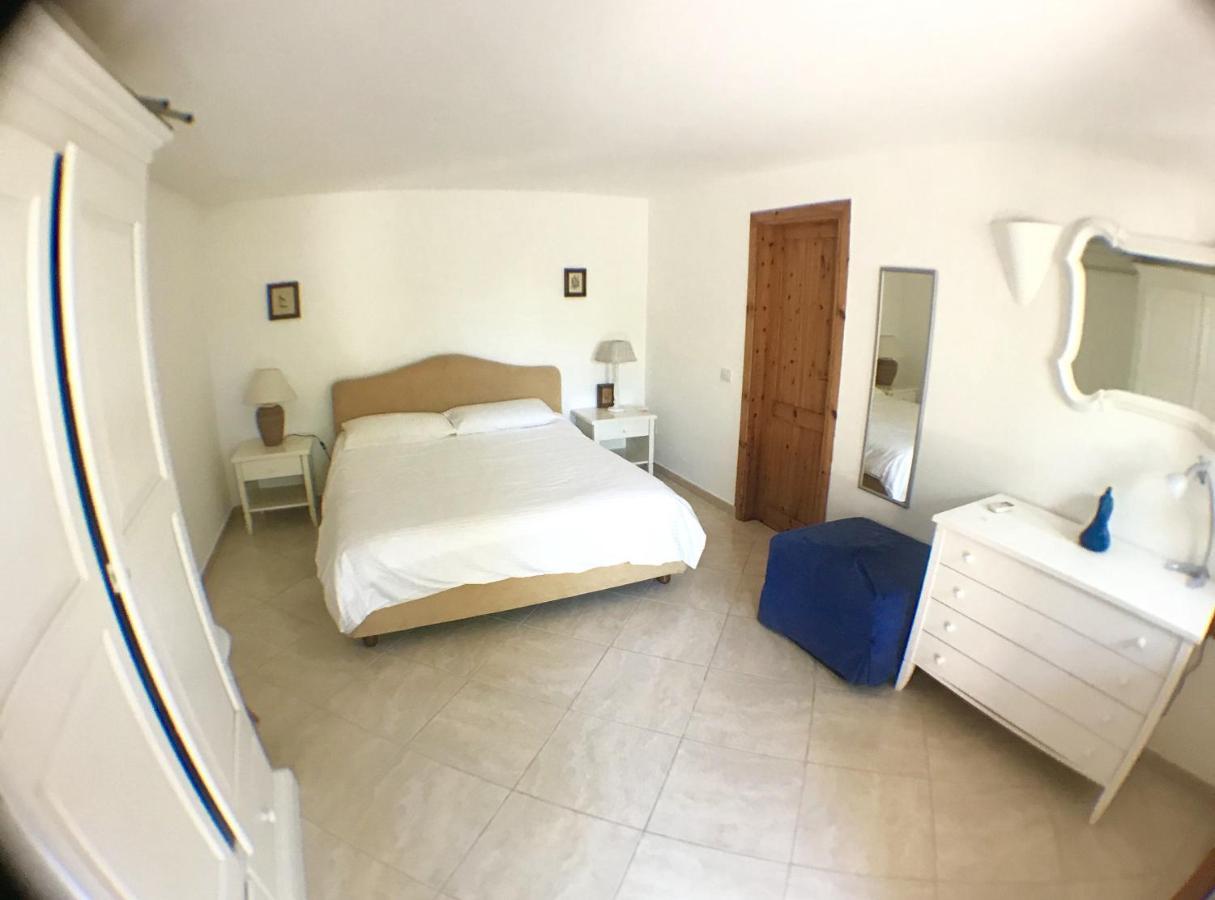 Porto Istana Beach House *